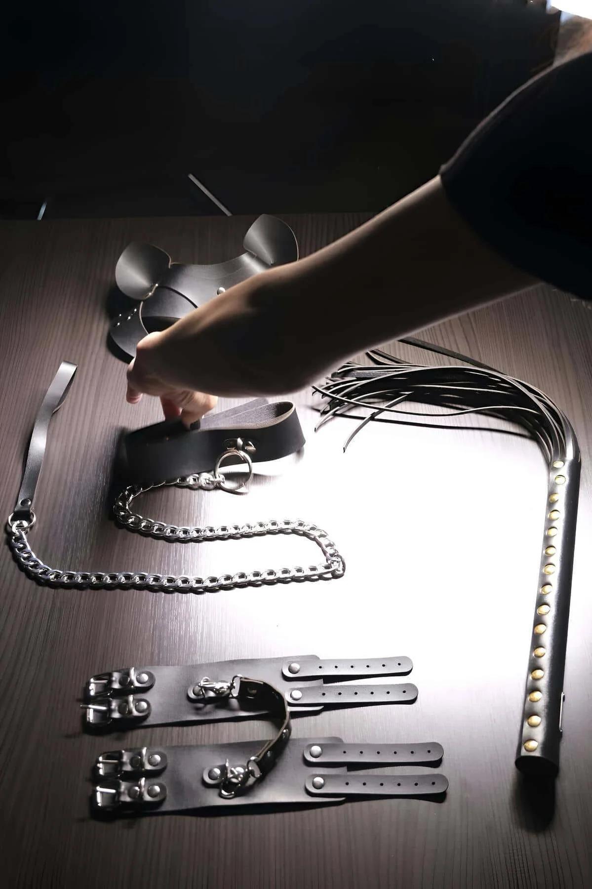 Five-Piece Faux Leather Accessory Set with Chain Leash