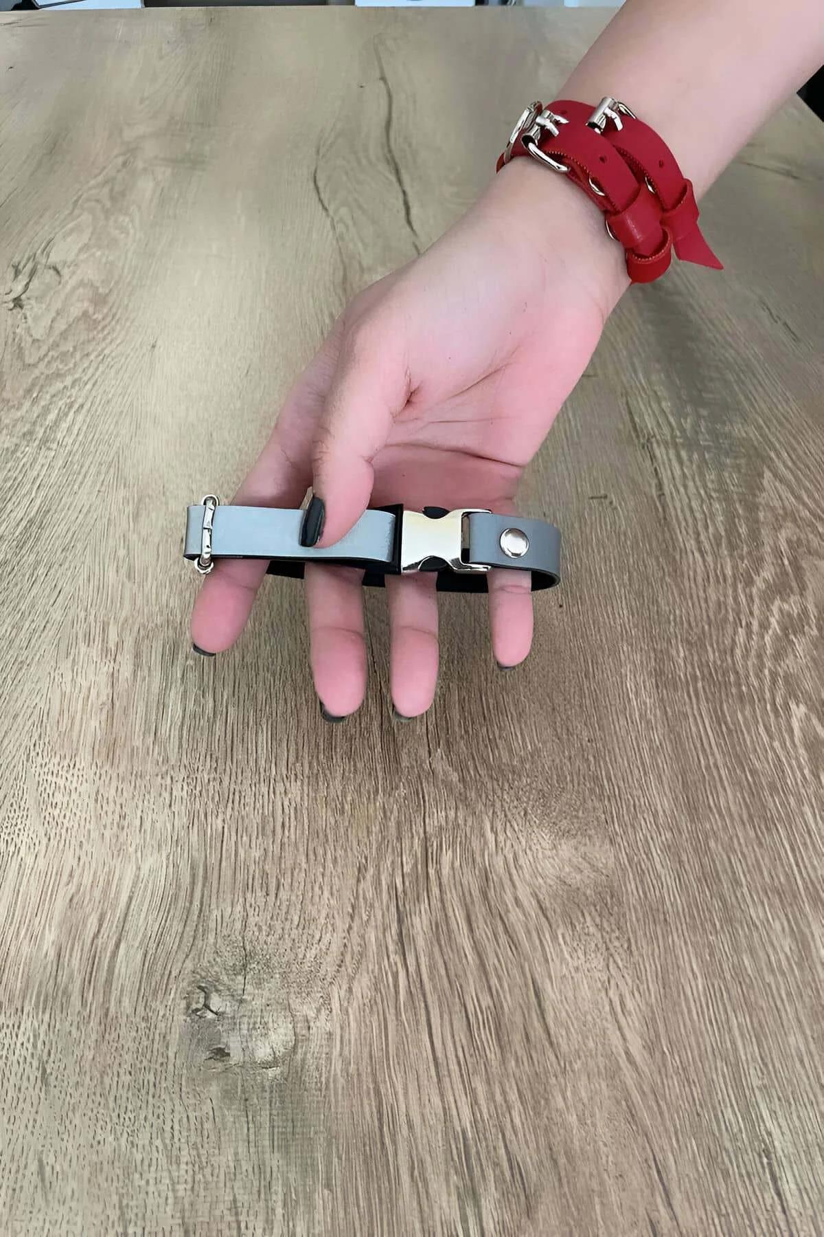 Quick-Release Choker with Silver Snap Buckle