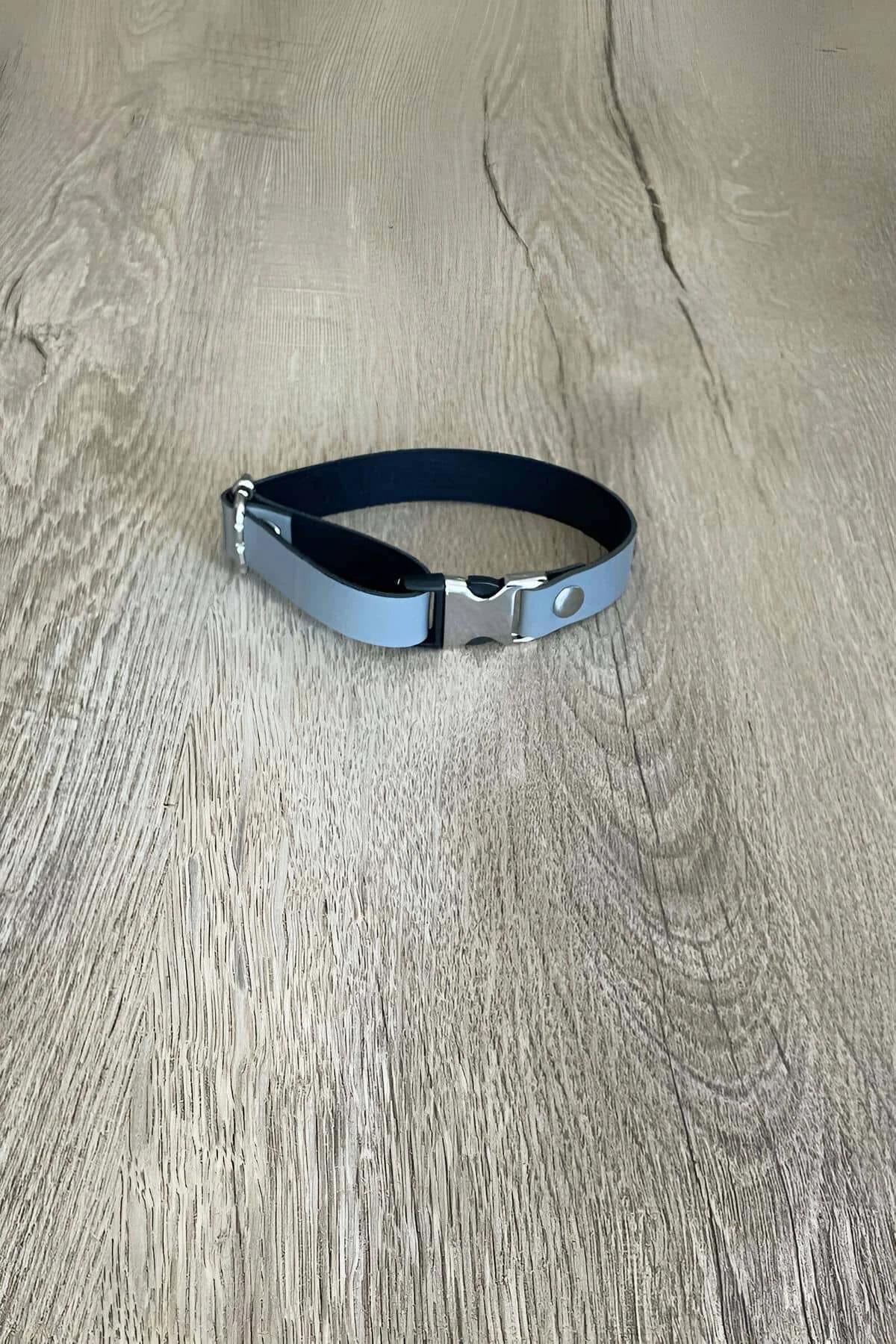 Quick-Release Choker with Silver Snap Buckle
