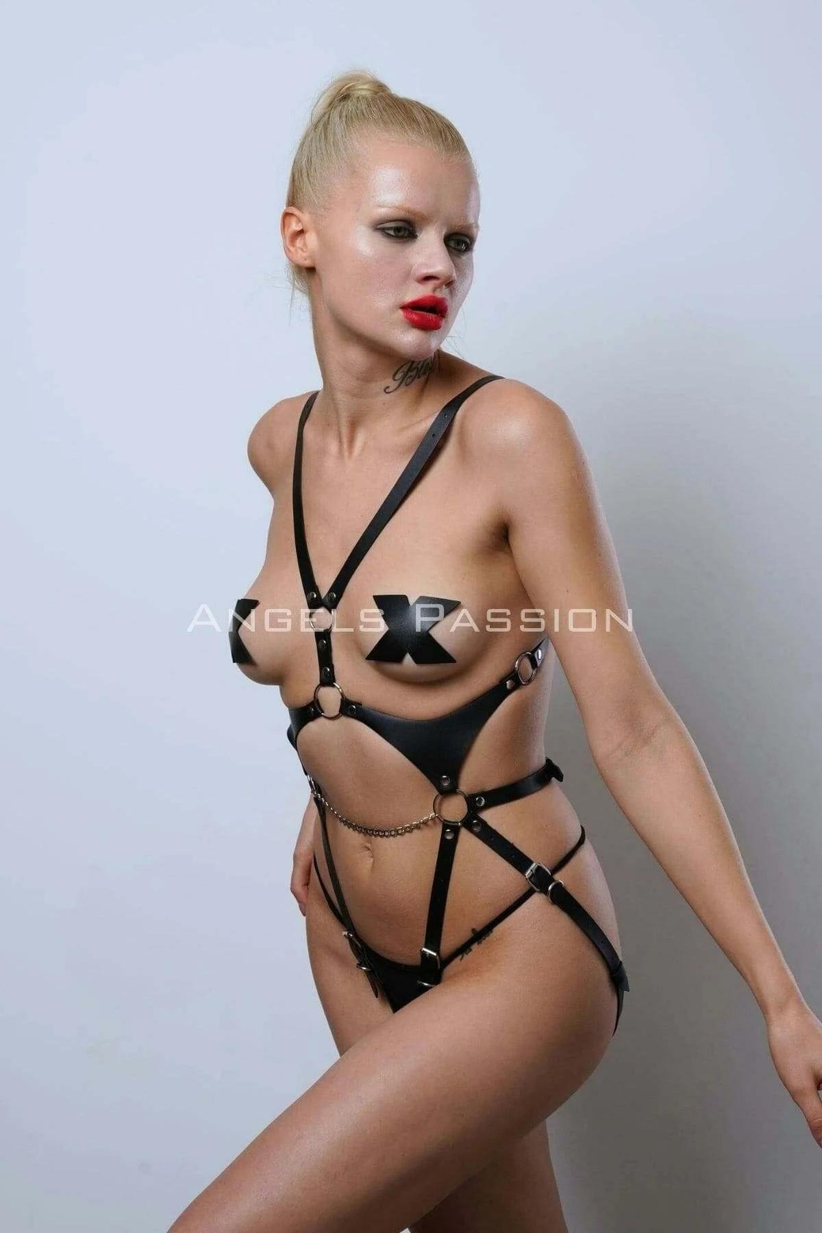 deri fantezi harness takım üst gövde ve bikini alt parça iki parça set siyah