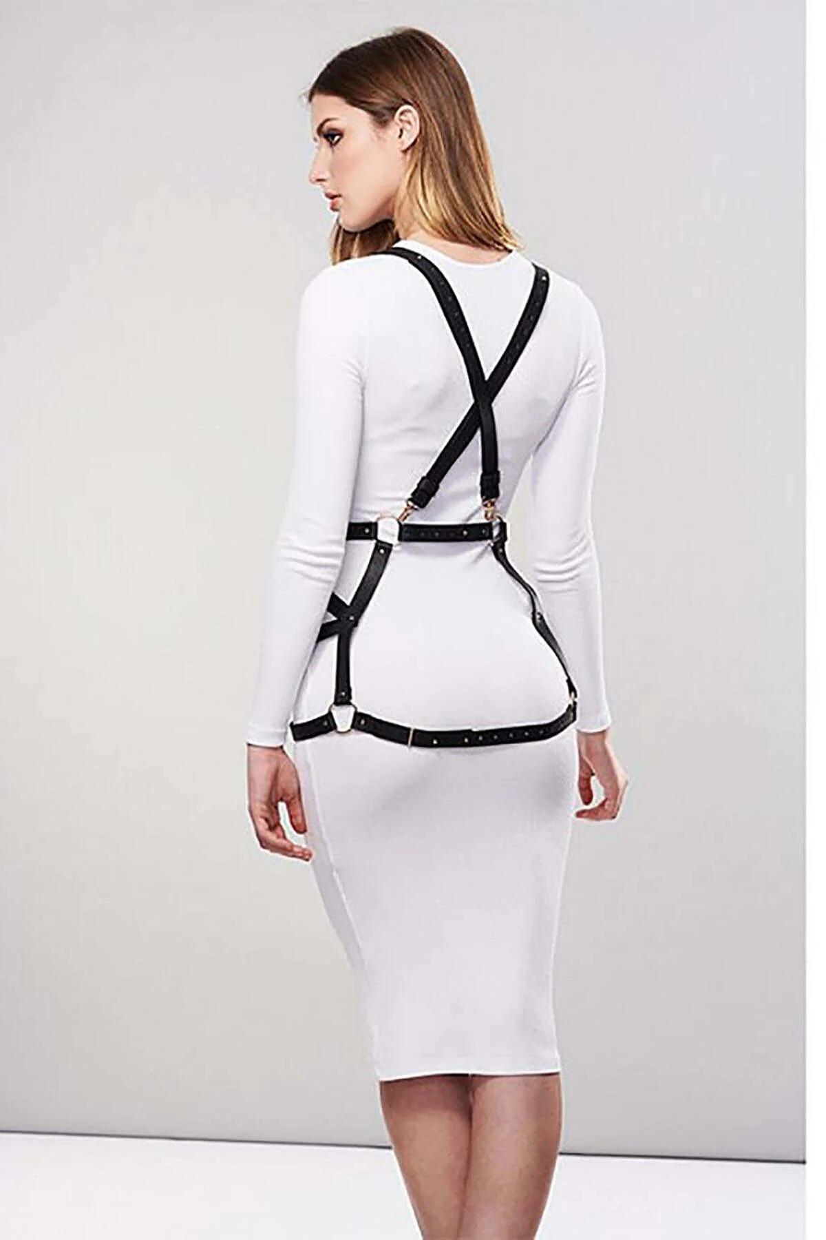 vegan deri body harness beyaz midi elbise üzerinde tam boy yan görünüm