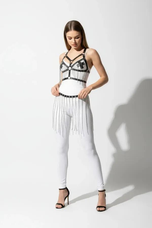 siyah vegan deri vücut harness gümüş zincir saçaklı göğüs ve bel bantlı kadın aksesuarı