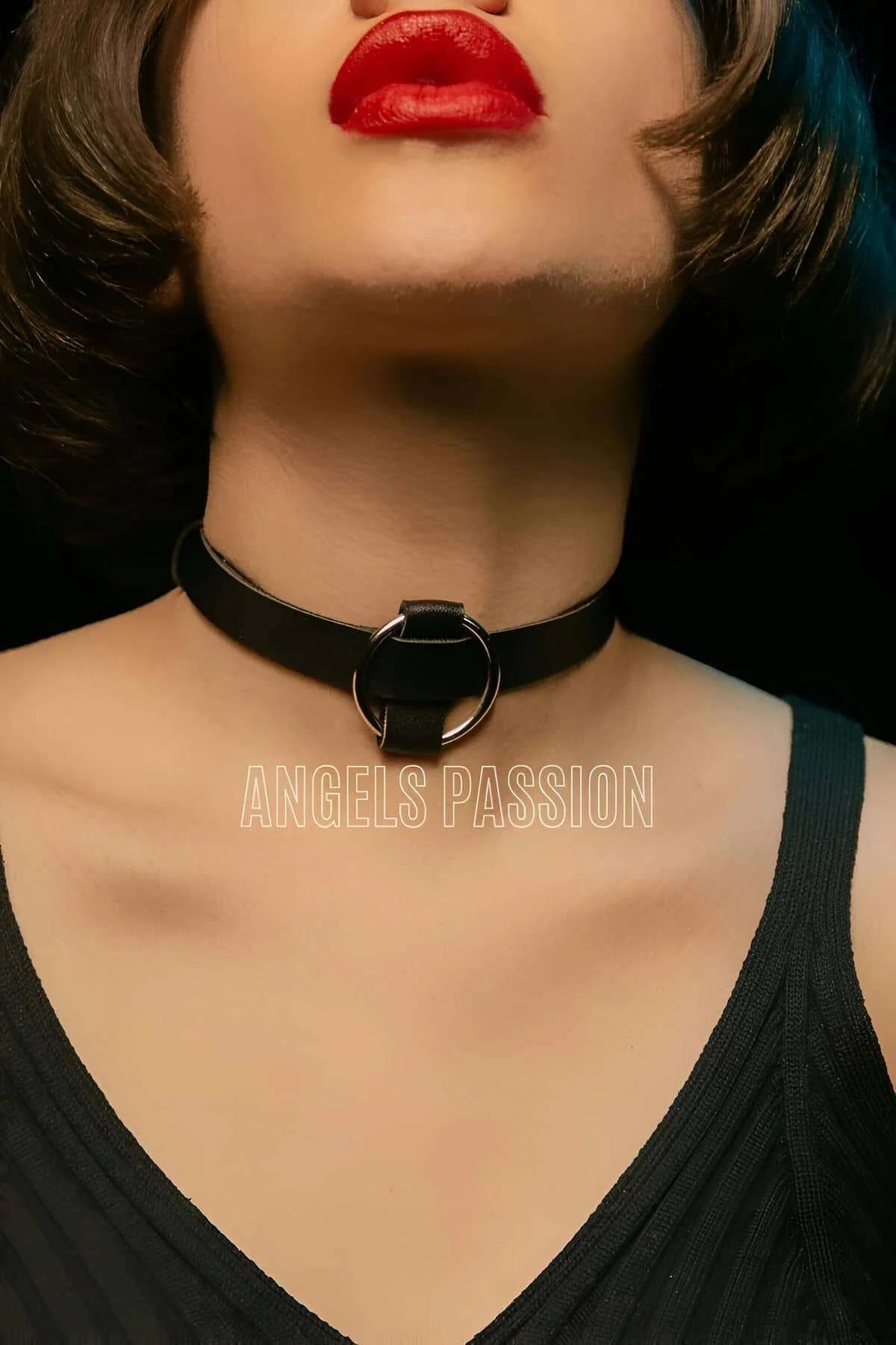 deri kolye tasma siyah bant gümüş metal halka önden görünüm