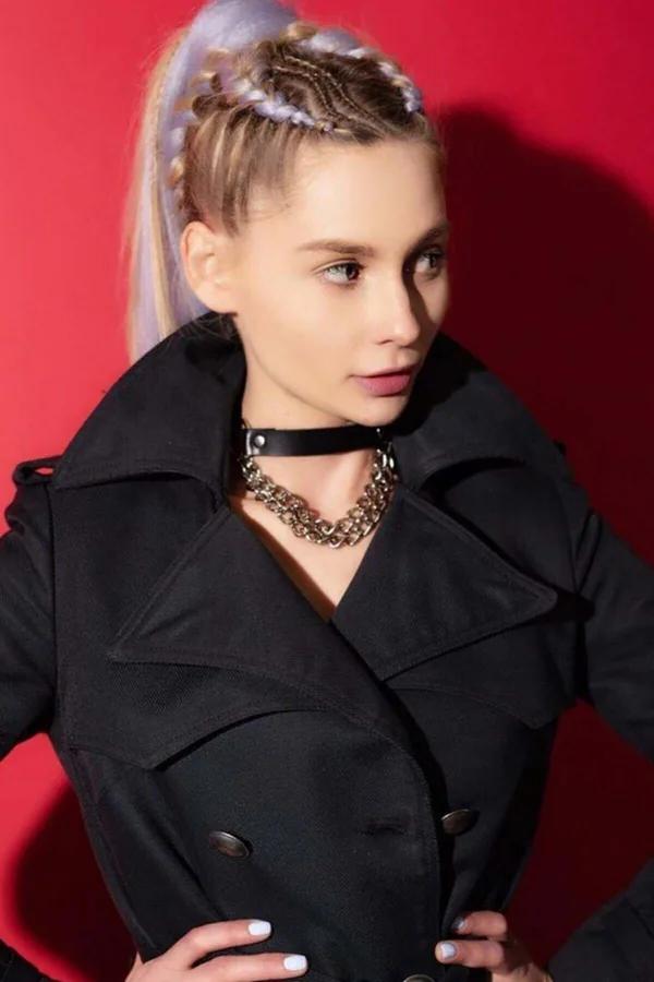 siyah vegan deri choker tasma altın ton sallantılı zincir metal perçin detaylı boyun aksesuarı
