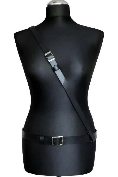 siyah harness kemer omuz şeridi 2,5 cm genişlik gümüş iğneli toka detayı