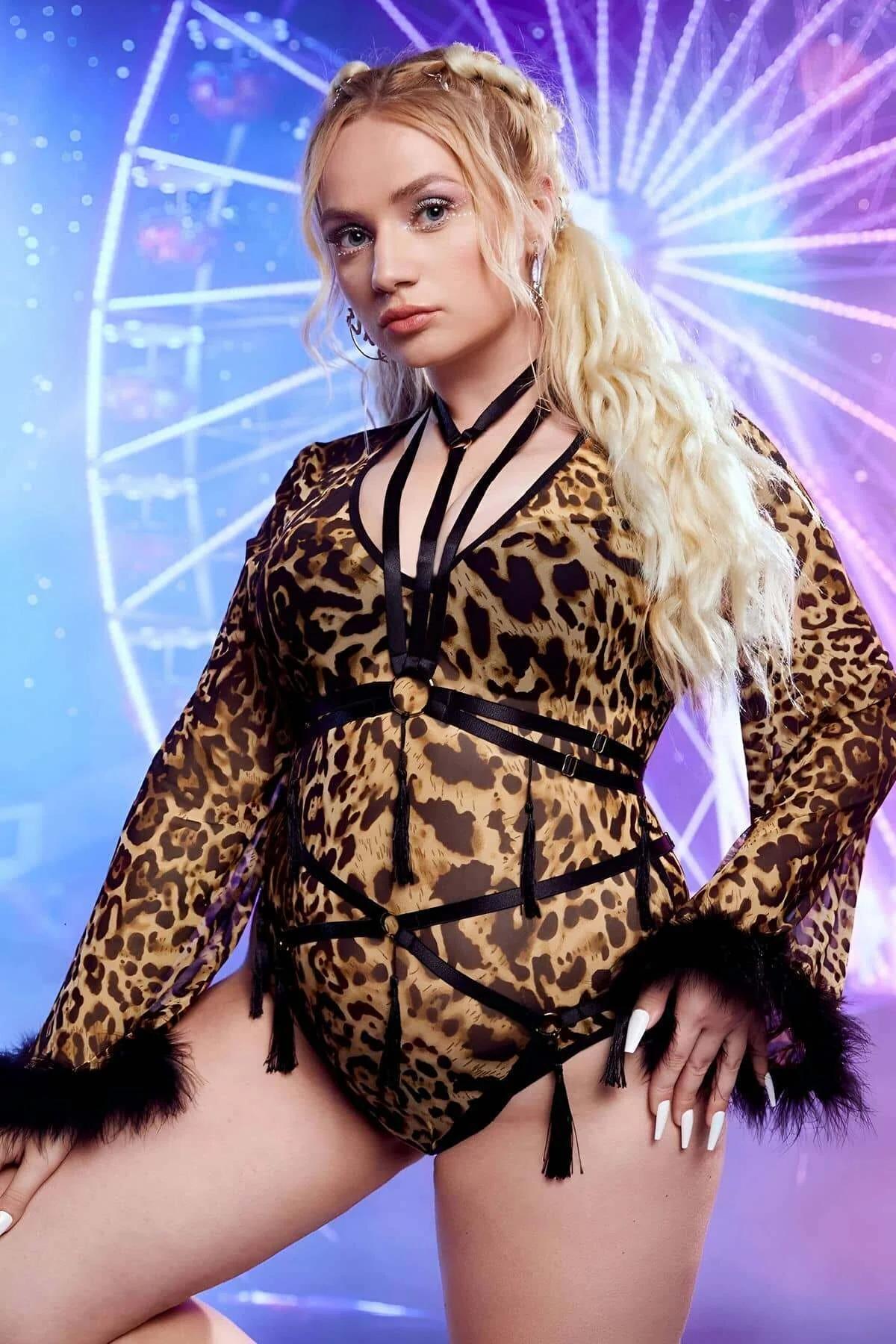 leopar harness body tam boy festival kombin görünümü