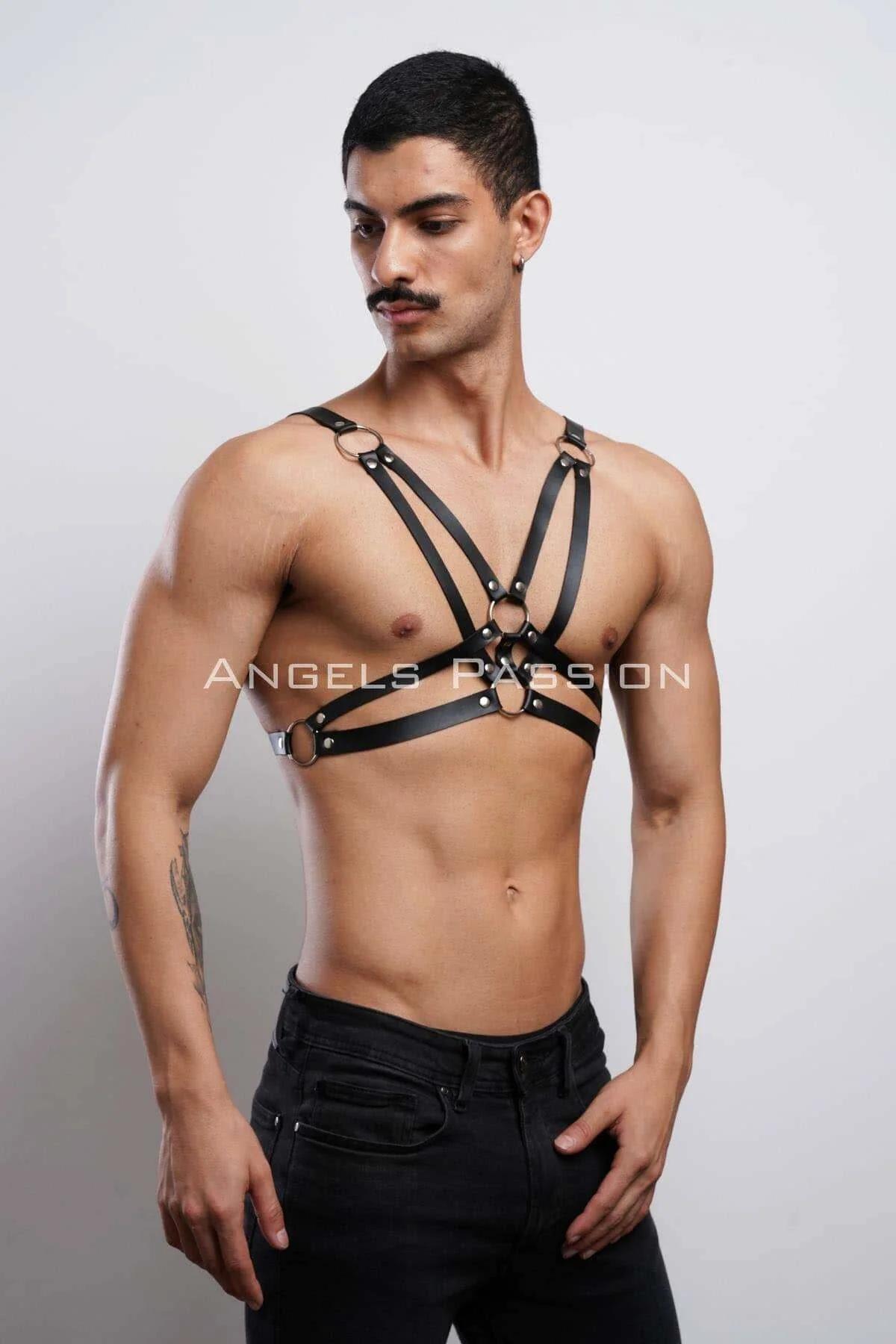 Siyah vegan deri erkek harness bel bandı ve tokalı ayar detayı