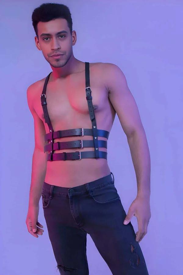 siyah vegan deri erkek harness body kostüm üç yatay bant gümüş toka techno clubwear