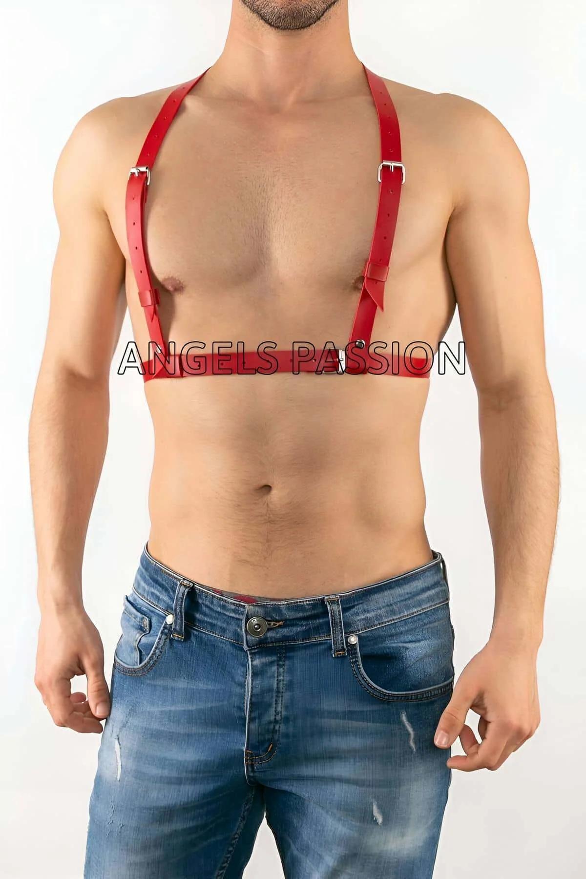 Kırmızı suni deri erkek göğüs harness gümüş tokalı çapraz bant tasarımı