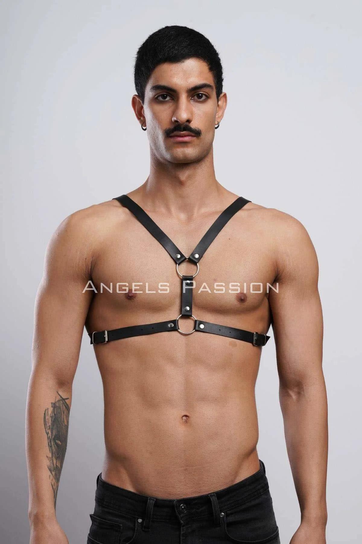Siyah erkek clubwear harness omuz bandı ve çift O-halka yapısı