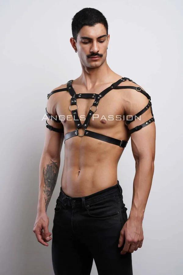 siyah vegan deri viking erkek harness, gümüş O-ring ve çapraz omuz bantlı göğüs takımı, cosplay partywear
