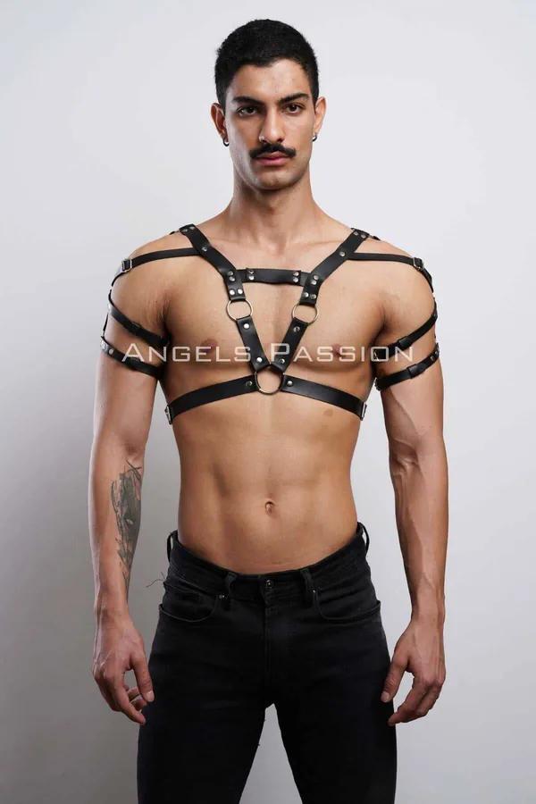 siyah vegan deri viking erkek harness, gümüş O-ring ve çapraz omuz bantlı göğüs takımı, cosplay partywear