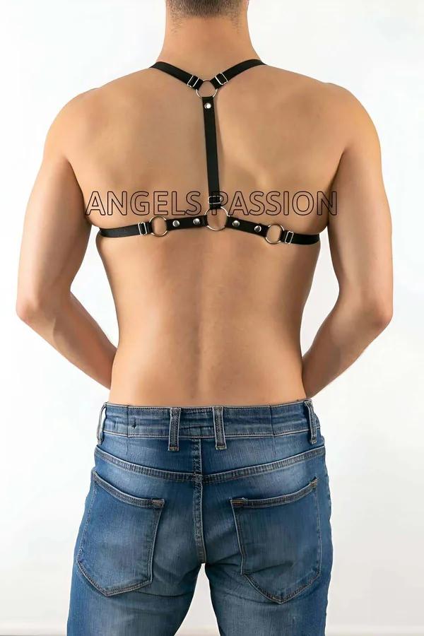 Siyah lastik erkek harness kırmızı polyester ip ve gümüş O-halka detaylı tam gövde geometrik tasarım
