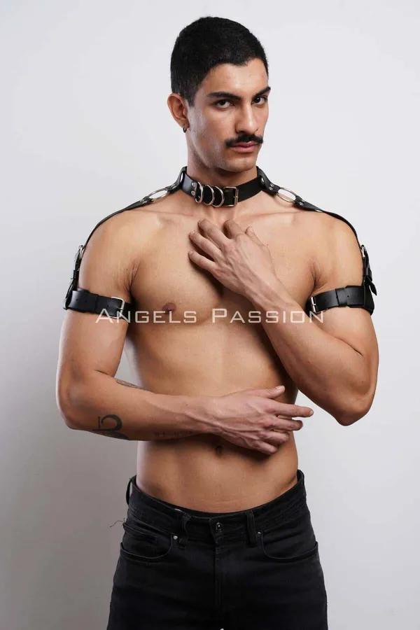 siyah vegan deri erkek harness choker gümüş O-halka ve çift kolbant omuz detayı
