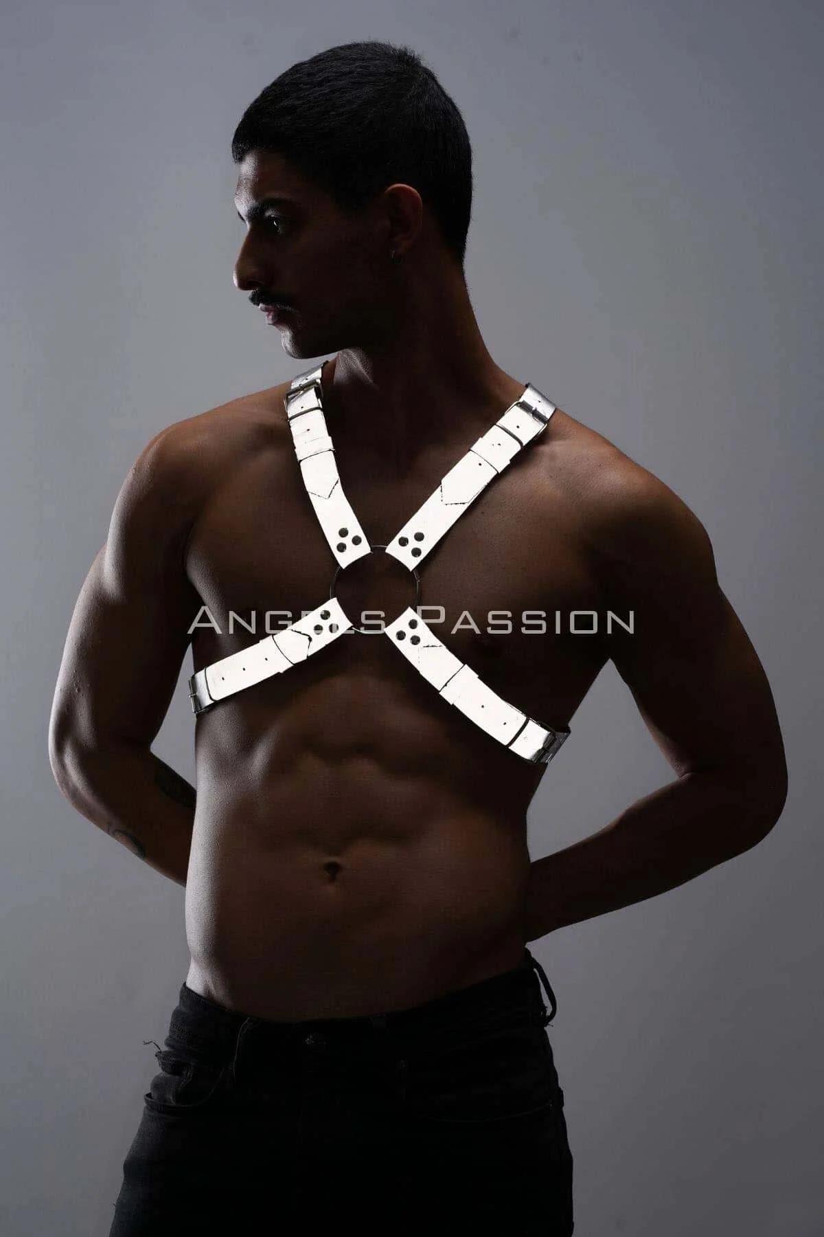 karanlıkta parlayan beyaz reflektörlü harness X-çapraz konfigürasyon ön görünüm