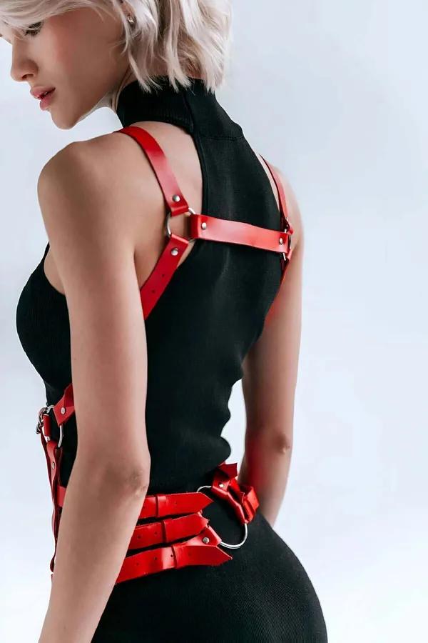 kırmızı vegan deri korse harness kafes kayış gümüş zincir elbise üzeri aksesuar