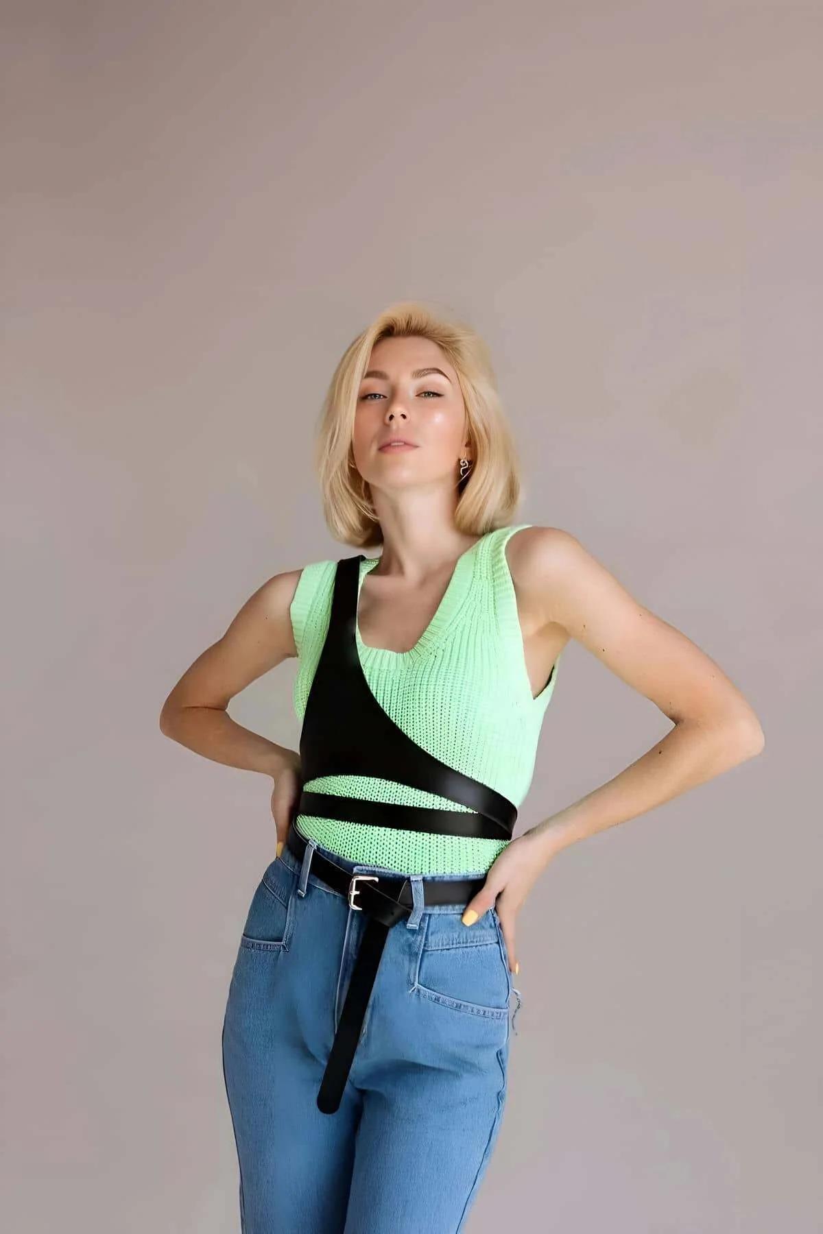 siyah vegan deri göğüs harness tek omuz askılı üçgen panel gümüş toka bel bandı