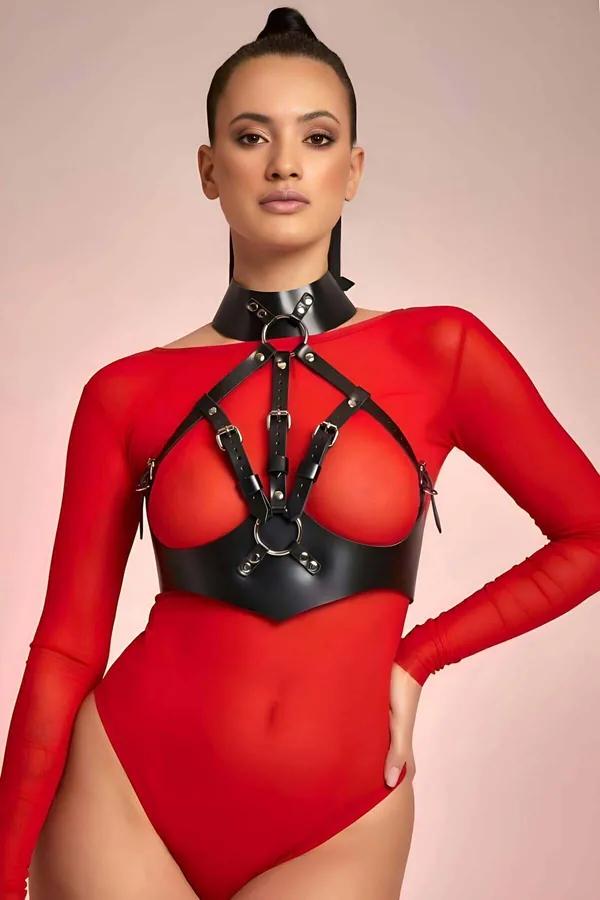 Siyah vegan deri göğüs harness boyun choker O-ring kafes yapısı gümüş toka detayı