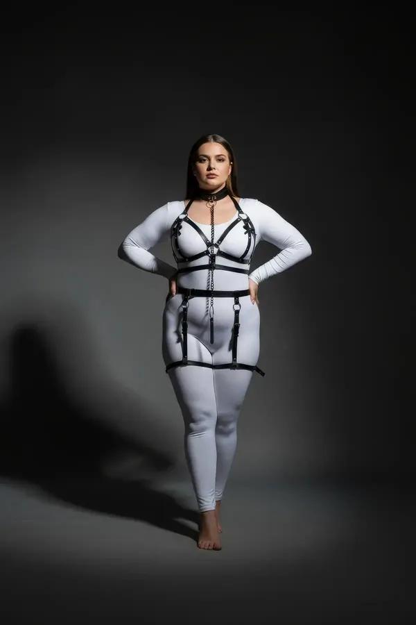 büyük beden siyah vegan deri harness takım zincir detaylı jartiyer aksesuar gümüş metal toka