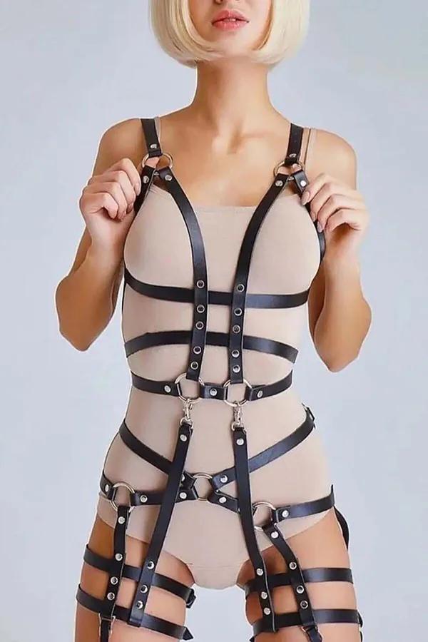 siyah vegan deri tam vücut harness gümüş O-ring ve perçin detaylı omuzdan bacağa bant