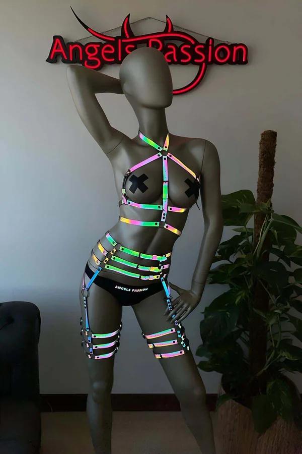 Hologram gökkuşağı rengi reflektörlü vücut harness takım gece ışığında parlayan PU bantlı üç parçalı set