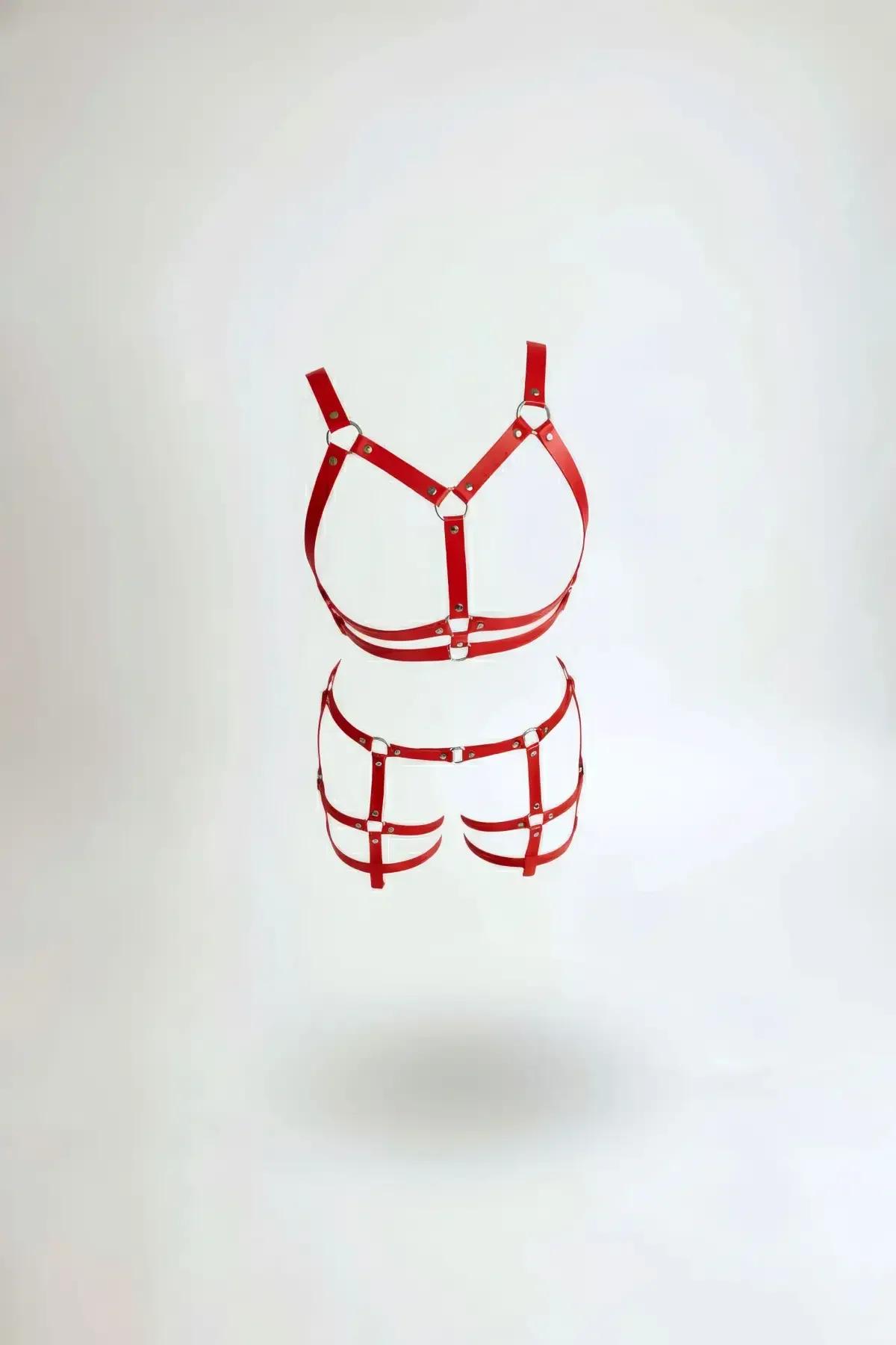 Kırmızı suni deri harness takım gümüş metal O-halka detaylı üst ve alt iki parçalı set