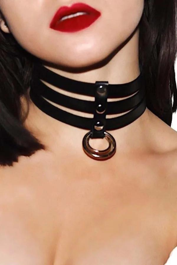 3 sıralı siyah vegan deri choker tasma altın O-halka metal detay boyun aksesuarı