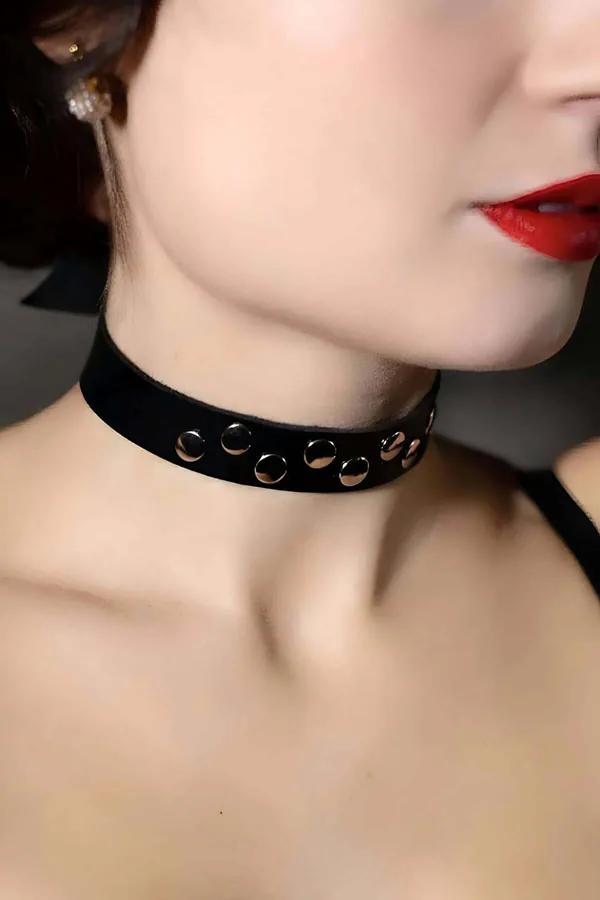 perçin detaylı siyah vegan deri choker tasma kare toka metal donanım boyun aksesuar
