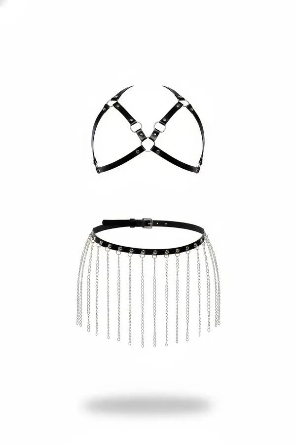 Siyah suni deri beden harness ve gümüş zincir sarkıtlı kemer etek iki parçalı set, gümüş O-ring ve metal perçin detayı