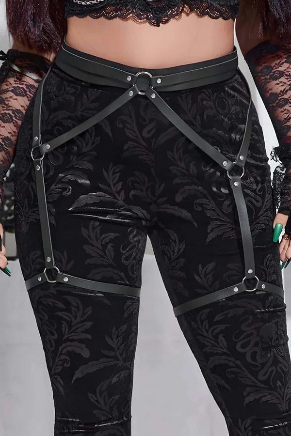 Siyah vegan deri jartiyer harness gümüş O-ring ve perçin detaylı geometrik uyluk askısı