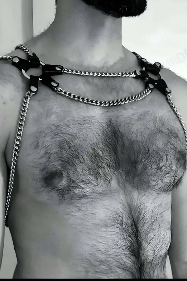 siyah vegan deri şeritli gümüş zincirli erkek göğüs harness metal perçin bağlantılı