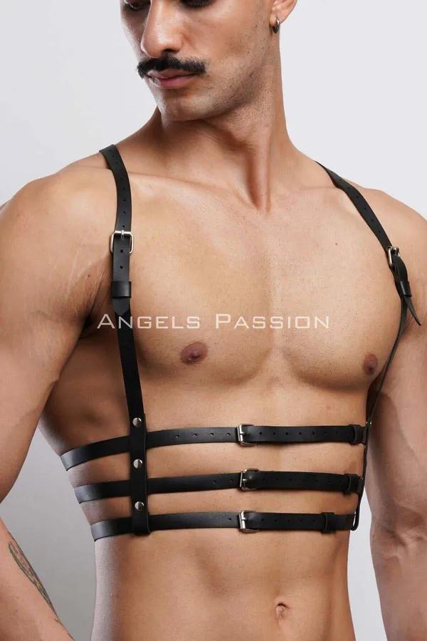 siyah vegan deri 3 sıralı erkek göğüs harness gümüş toka t-shirt üzeri aksesuar