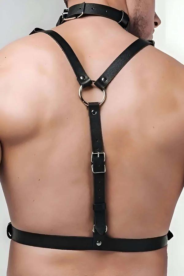 siyah vegan deri erkek göğüs harness, gümüş toka detaylı yaka ve bel kayışları