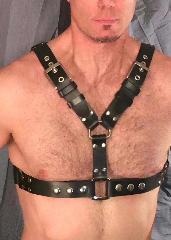 siyah suni deri erkek göğüs harness Y kesim gümüş tokalı perçinli D-halka detaylı