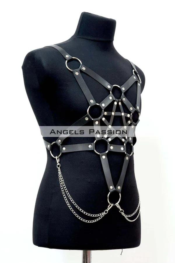 siyah vegan deri erkek body harness geometrik pentagram O-ring ve gümüş zincir detayı