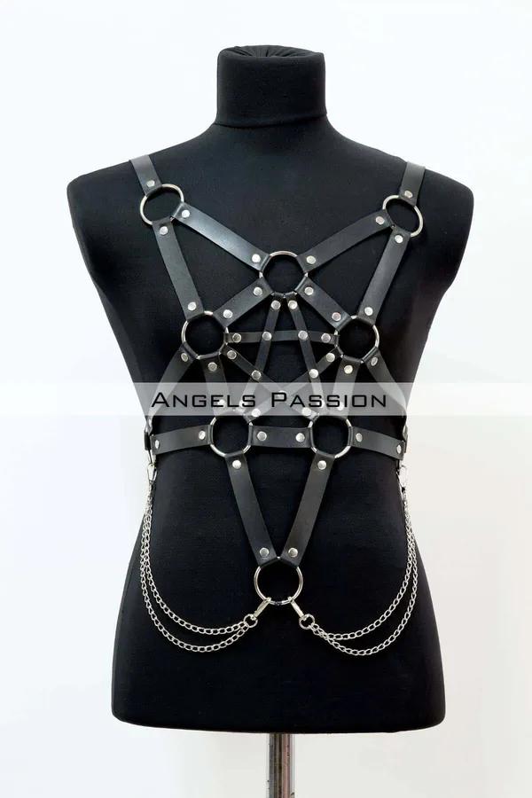 siyah vegan deri erkek body harness geometrik pentagram O-ring ve gümüş zincir detayı