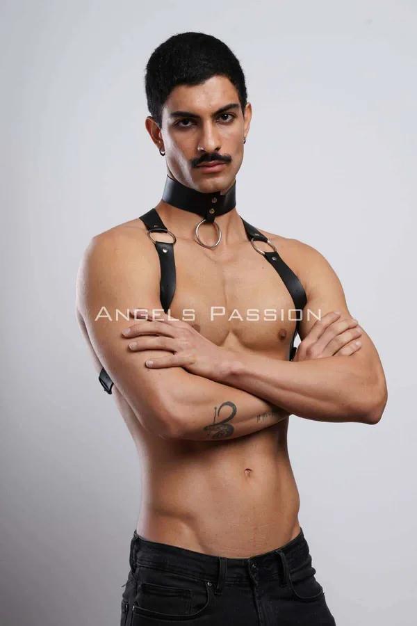 erkek siyah vegan deri choker ve göğüs harness seti altın O-ring detaylı parti giyim
