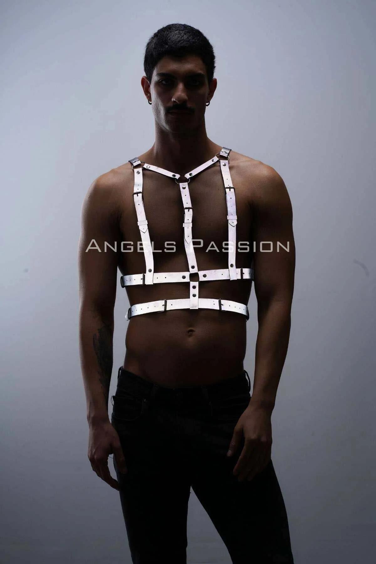 beyaz reflektörlü vegan deri erkek göğüs harness clubwear gümüş toka perçin detay