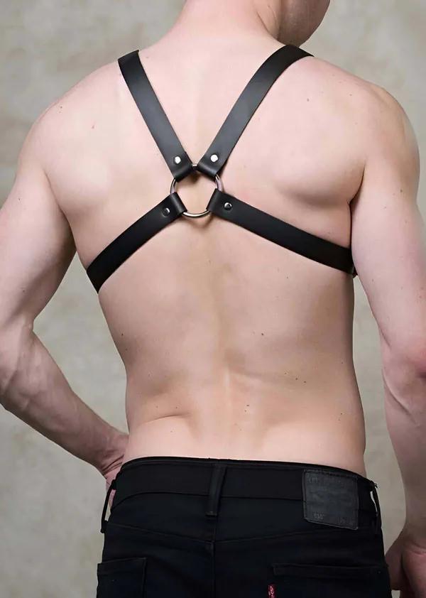 siyah suni deri çapraz erkek göğüs harness X kayış gümüş O-halka ve dört tokalu yapı