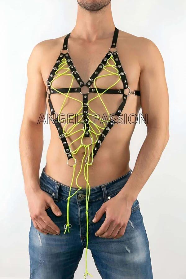 Erkek üst harness siyah vegan deri bant neon sarı lastik kordon gümüş O-ring detaylı