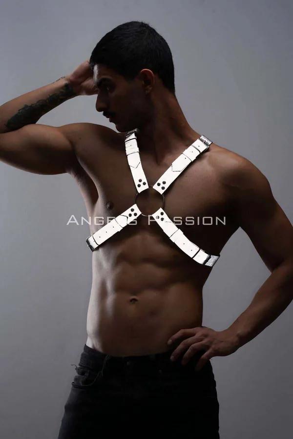 reflektörlü beyaz erkek göğüs harness X-çapraz bant metal O-ring perçin detayı parti aksesuar
