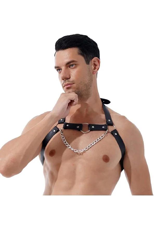 zincirli erkek göğüs harness siyah vegan deri gümüş metal O-ring detay