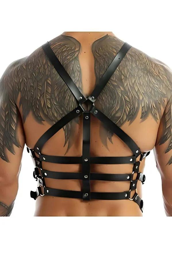 Siyah vegan deri erkek göğüs harness gümüş O-ring ve pim-kilit toka detayı önden görünüm