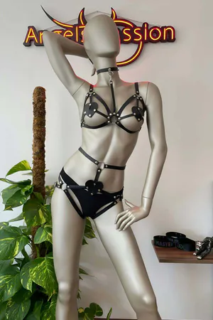 Black Leather Harness Set with Heart Details for Women