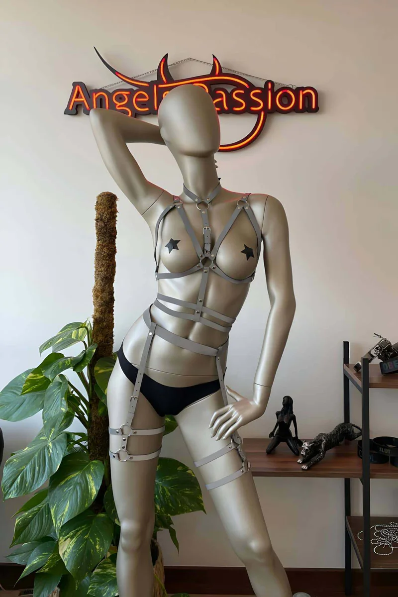 Reflective Harness Set for Women - Full Body Rave & Festival Wear