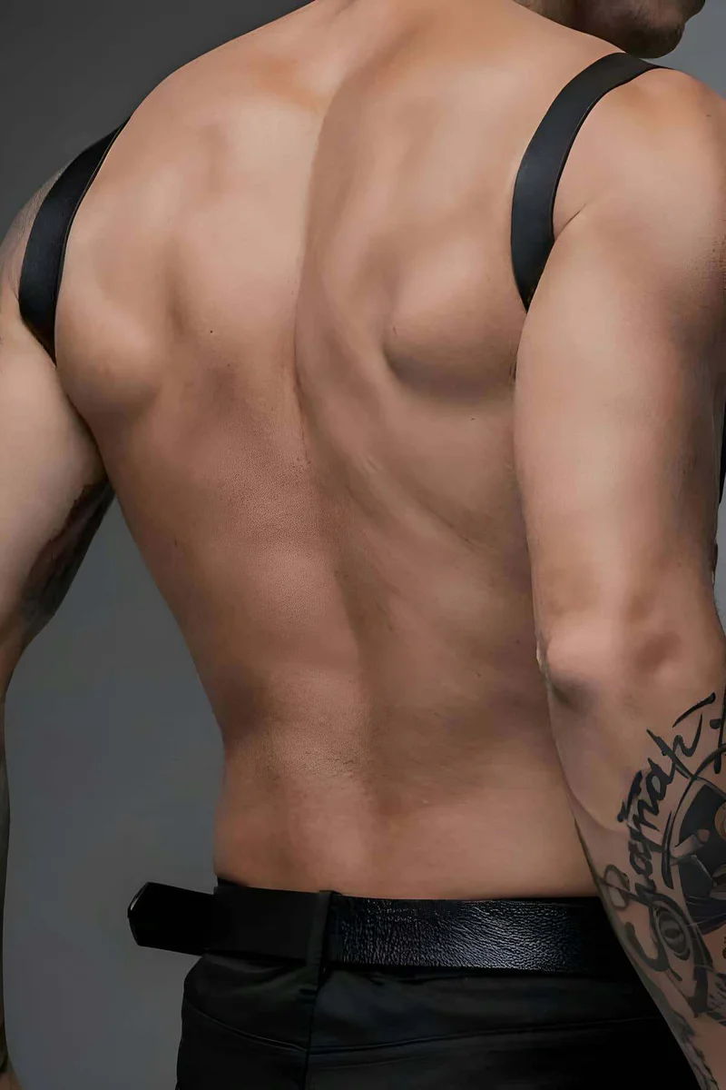 Black adjustable single strap chest harness