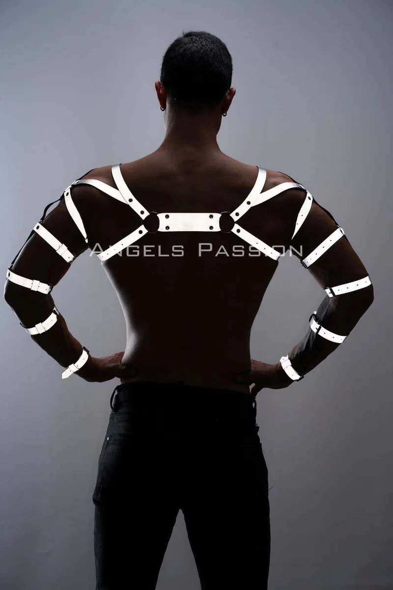 Reflective festival outfit with black and