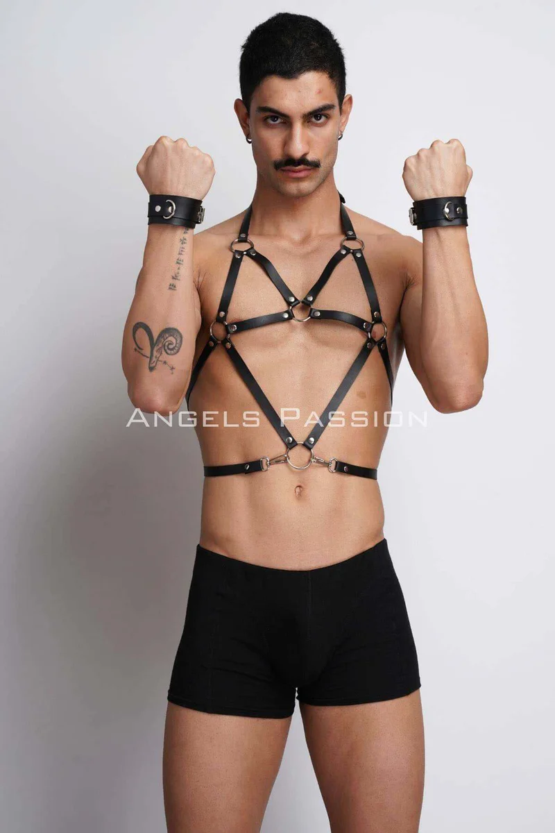 Black O-Ring Chest Harness Detail with