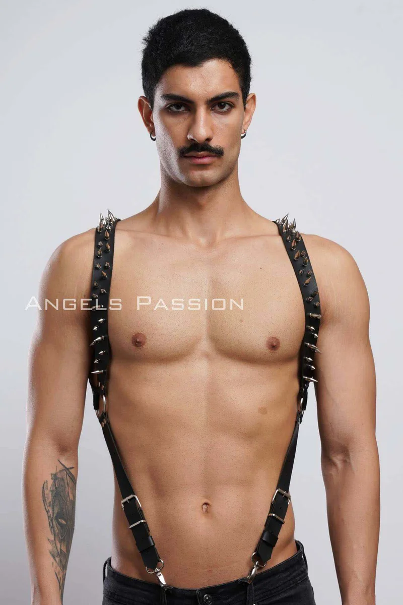 Festival spiked black leather harness with silver O