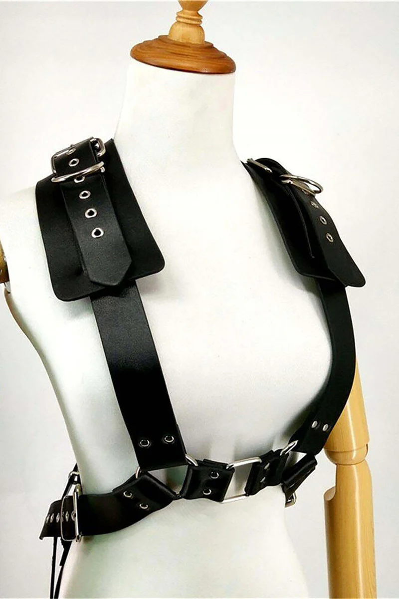 Black faux leather back O-